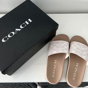 Coach slides size 8